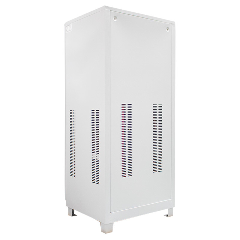 Stabilisateur de tension à trois phases de 90 KVA Régulateur automatique de tension avec technologie de servo-moteur pour machine de découpe laser