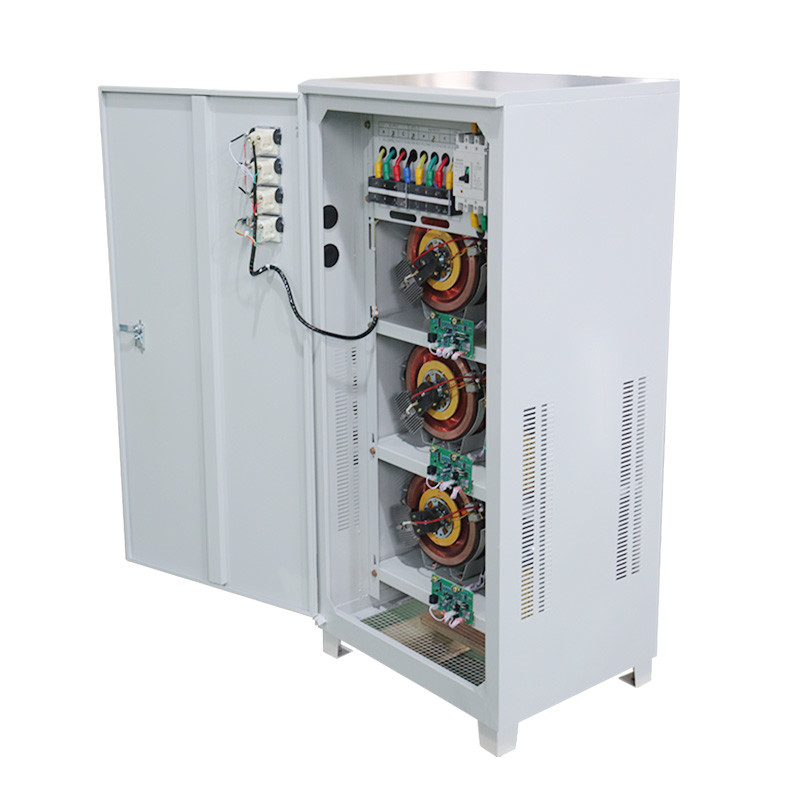 Stabilisateur de tension à trois phases 80KVA 80KW Régulateur automatique de tension et stabilisateur à usage industriel