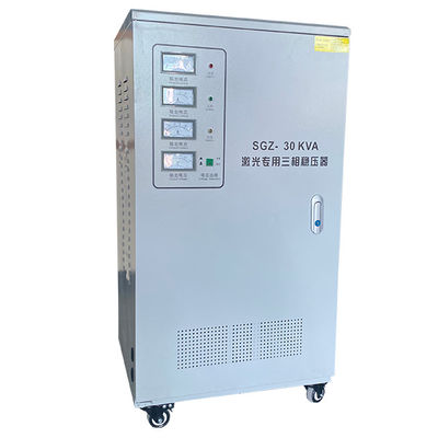 L'indicateur complètement automatique de puissance de laser de la barre omnibus 30KVA triphasée dose le régulateur de tension adapté aux besoins du client
